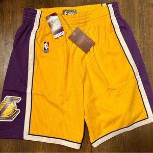 New With Tags Mitchell & Ness NBA SWINGMAN SHORTS LAKERS 09 Yellow